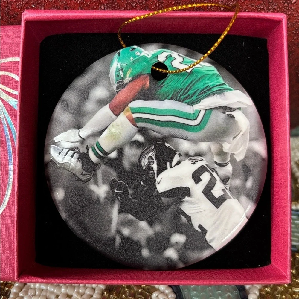 Brand New Philadelphia Eagles Saquon Barkley Fly Ceramic Christmas Ornament